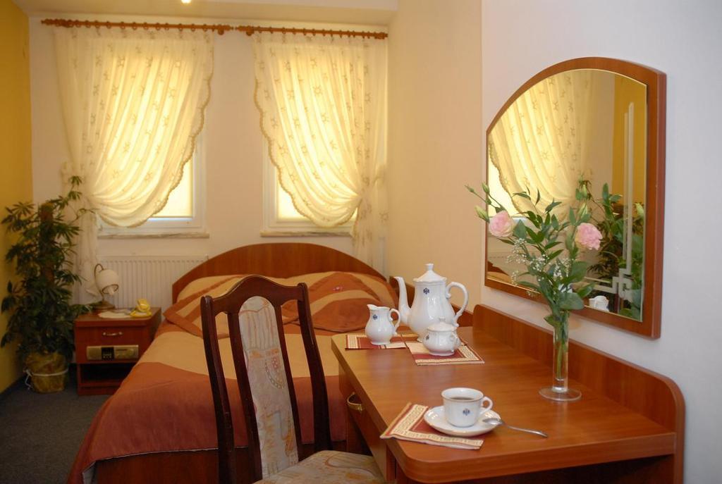Hotel Restauracja Kaukaska Jadwiga Choroszy ولسيزتيون الغرفة الصورة